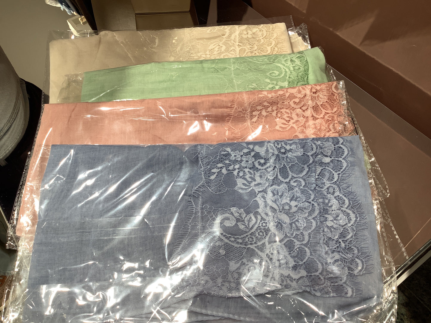 Foulard ricamati