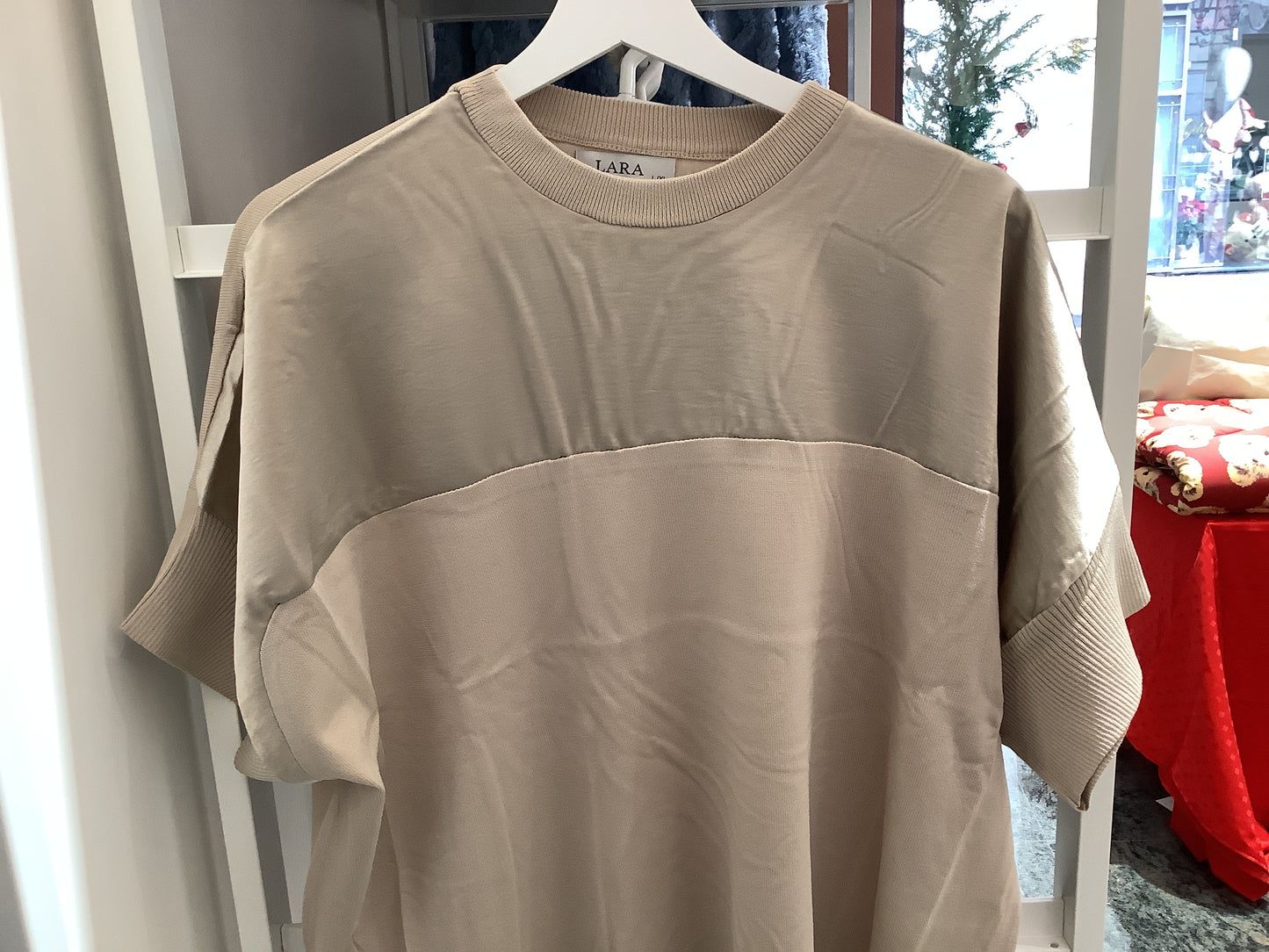 Maglia in filo con raso