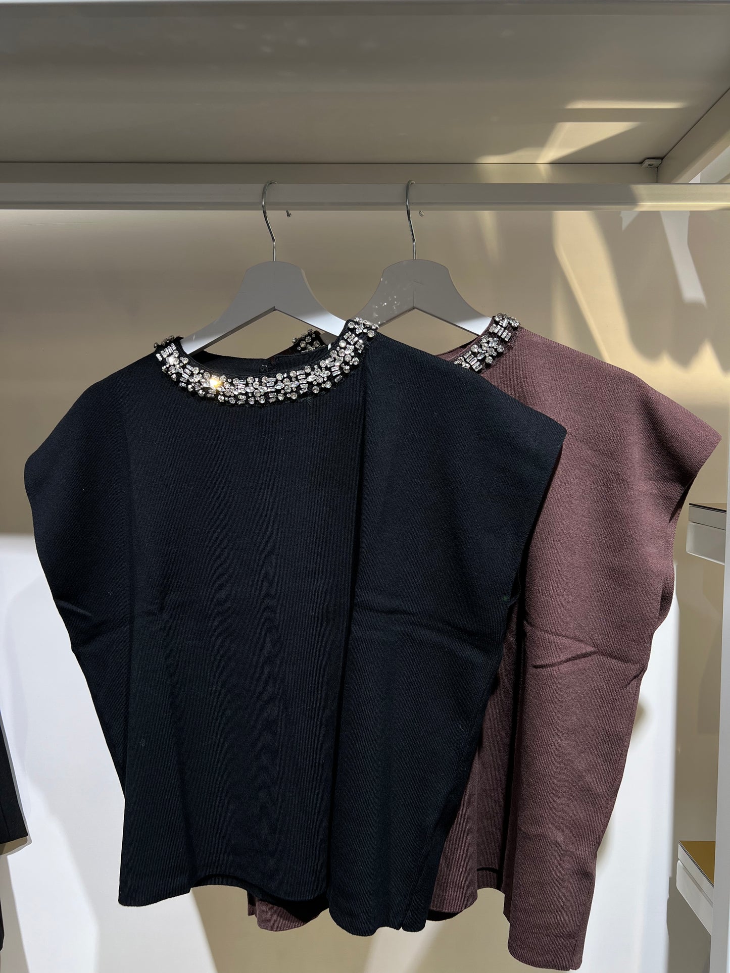 Maglia con dettaglio gioiello