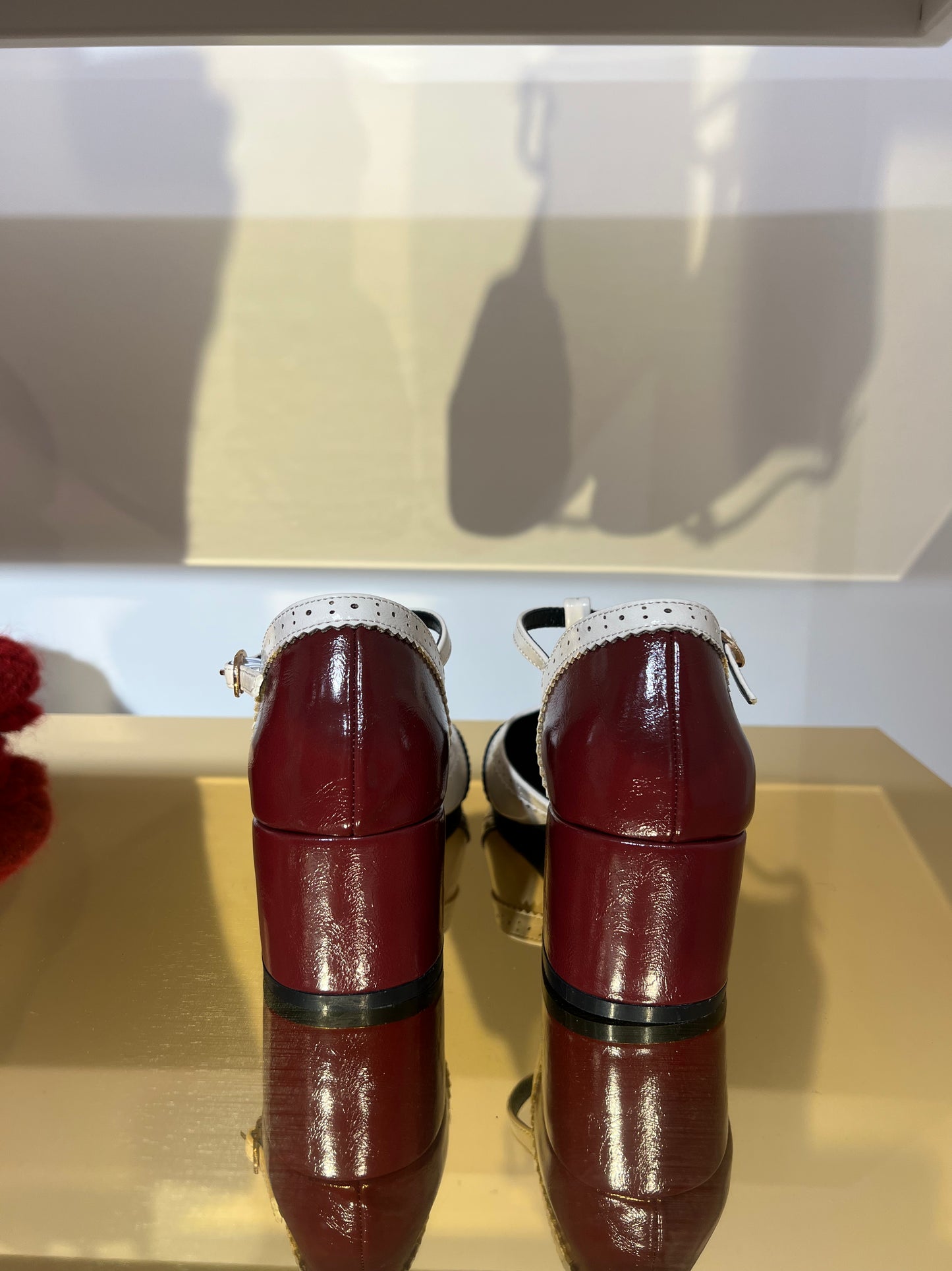 Scarpa con tacco quadrato