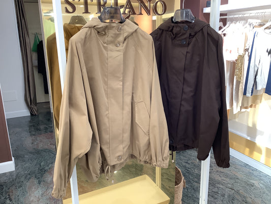 Trench cappuccio over