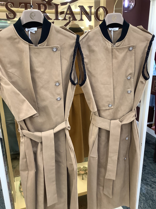 Abito beige con corallini