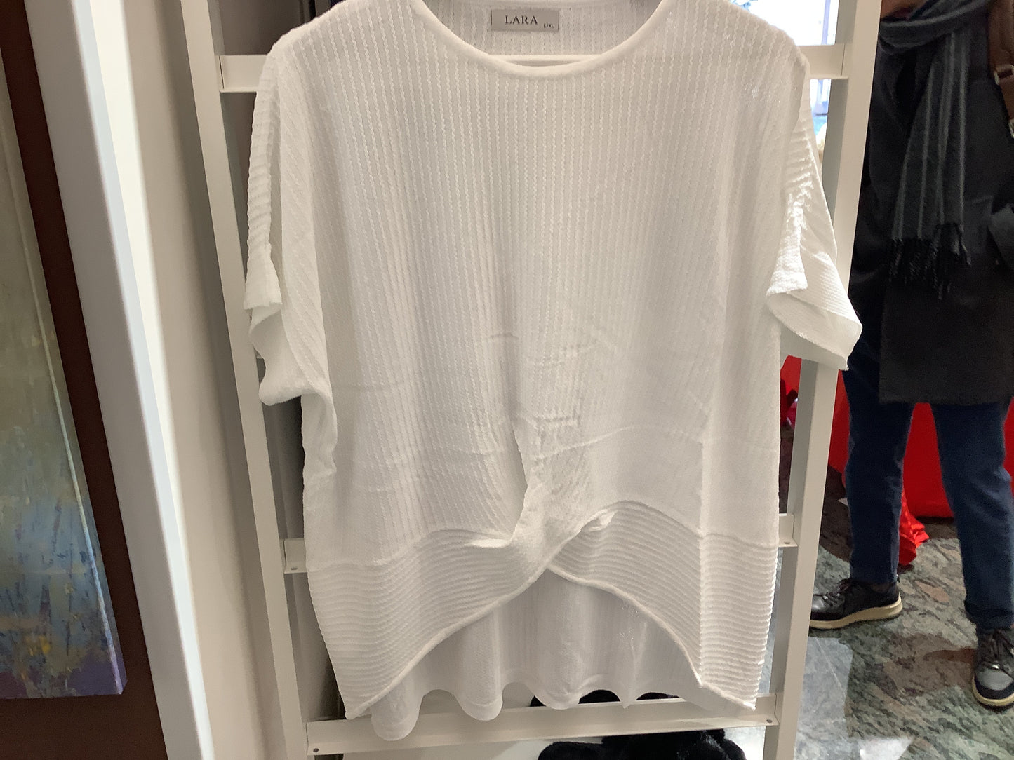 Maglia in filo con nodo centrale