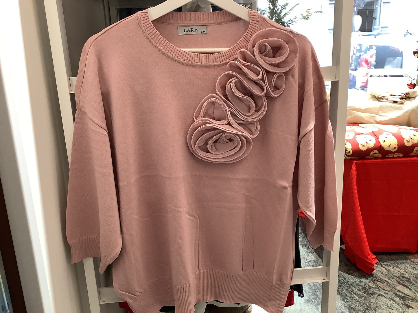 Maglia con applicazione sulla spalla