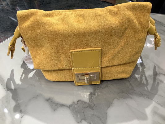 Borsetta in camoscio gialla