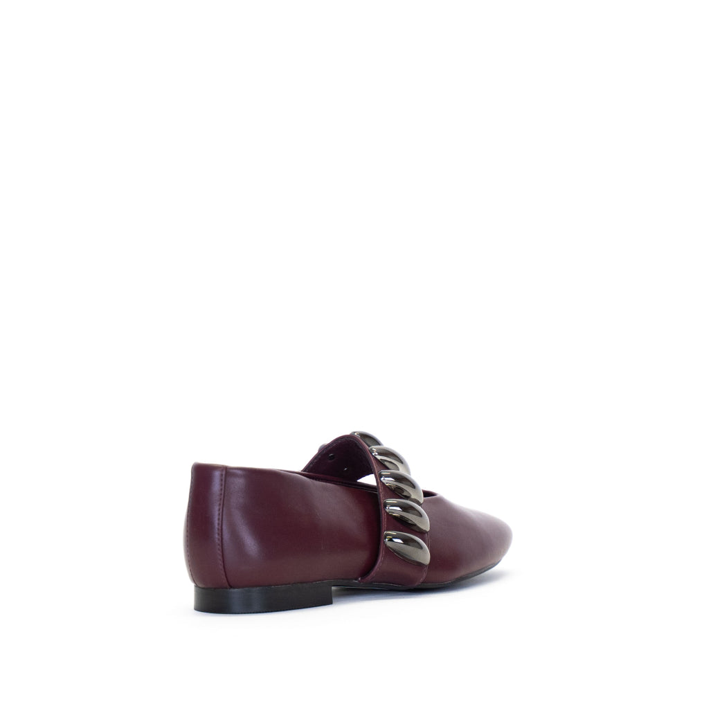 Ballerina con fascia decorata