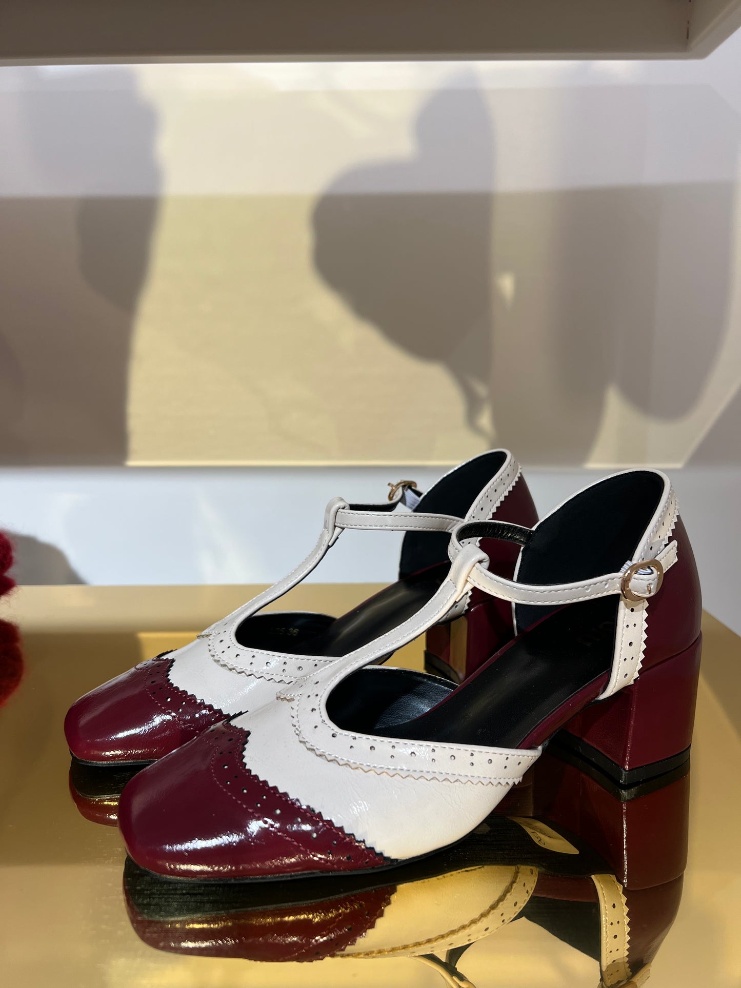 Scarpa con tacco quadrato