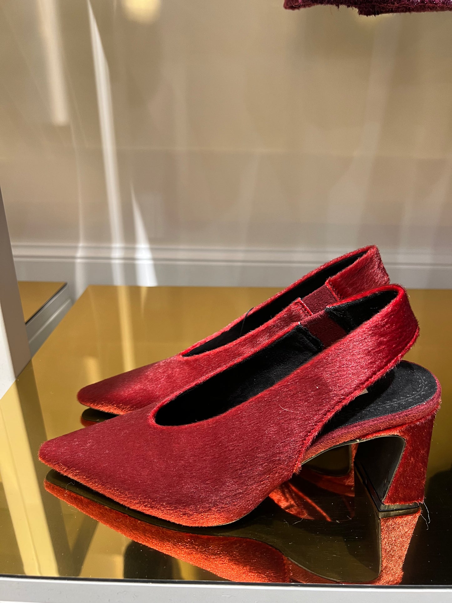 Décolleté in pelo corto