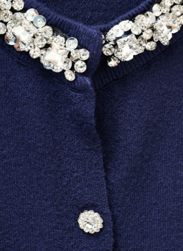 Cardigan con bottoni e collo gioiello