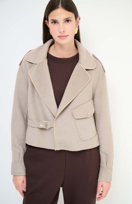 Giacchina corta con fibbia