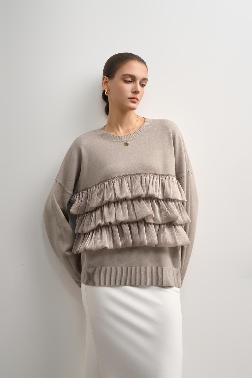 Maglia girocollo con rouches in ecopelle sul petto 🎀